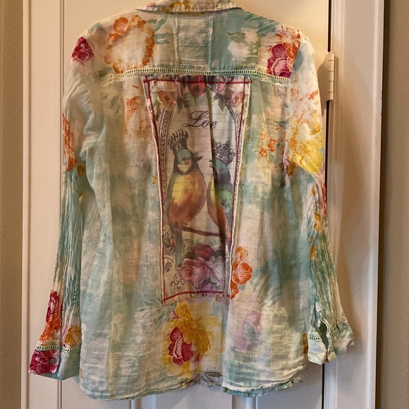 Like new Super cute button down long sleeve blouse. Sheer / lightweight Sz XL - Picture 2 of 5